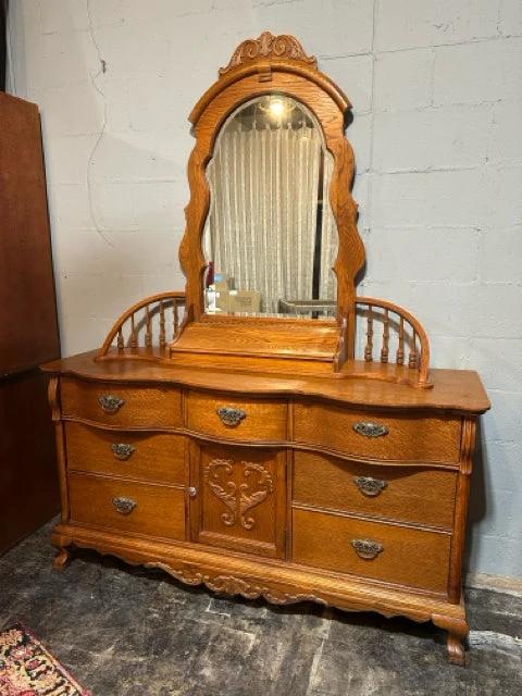 Antique Oak Dresser With Mirror Invio Fine Furniture Consignment Antique Oak Dresser With Mirror Invio Fine Furniture Consignment