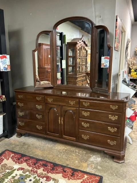 Ethan Allen Georgian Court Cherry Triple Dresser with Tri-Fold Mirror –  Invio Fine Furniture Consignment